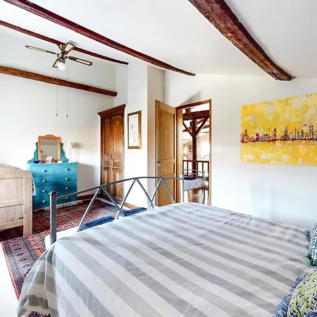 The River House Дом отдыха