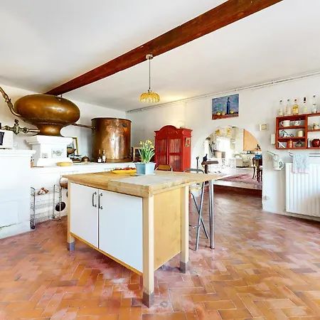 The River House Дом отдыха *