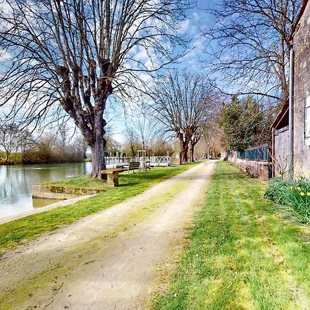 The River House Holiday home Saint-Simon (Charente)