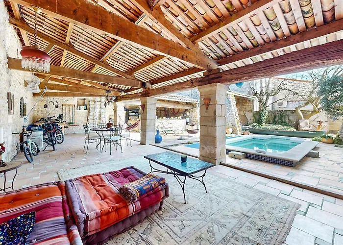 The River House * Saint-Simon (Charente)